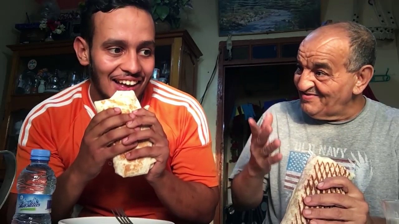 تحدي طاكوس مع أحمق أب في العالم ... الموت ديال الضحك هههه