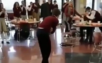 Un élève met du laxatif dans les plats de la cantine à l'école, la pire blague qui existe !