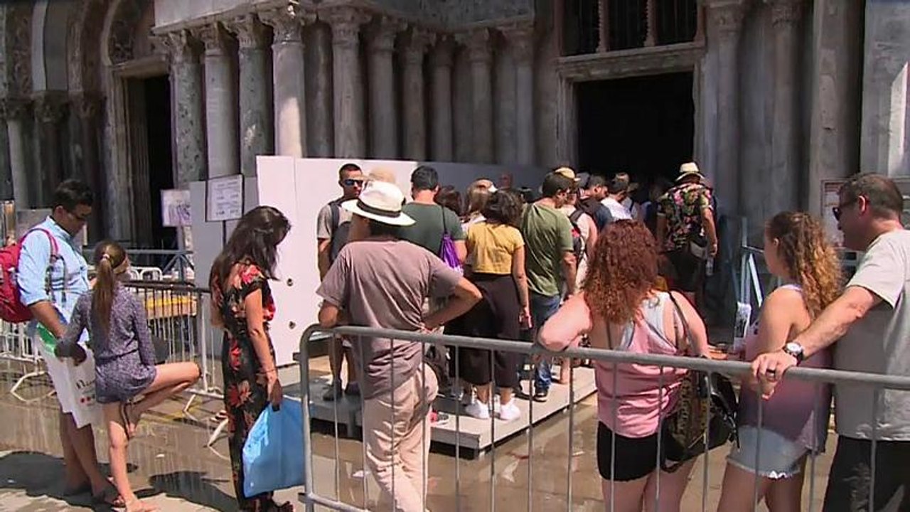 Venedig: Sitzverbot für Touristen?