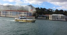 Son Dakika! İstanbul'daki Kabataş Erkek Lisesinin Yanındaki Binada Yangın Çıktı