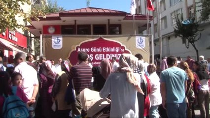 Bağcılar'da 20 Bin Kişilik Aşure Kazanı Kaynadı