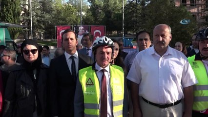 Müdürler bu sefer işe makam araçları ile değil bisikletle gittiler