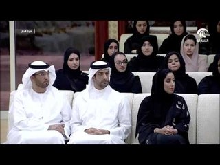 محمد بن زايد يحضر محاضرة عن وسائل التواصل الاجتماعي في مجلس البطين