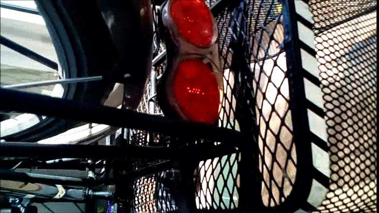 Reingeschuettet-zusammengeballert-mobil-selbst-gefilmt-ebay-verkauf-fahrrad