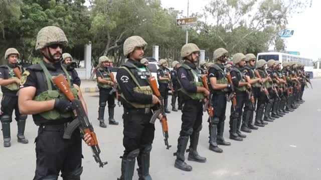 Pakistan'da Aşure Günü İçin Üst Düzey Güvenlik Önlemleri- Motosiklet Kullanımı Yasaklandı