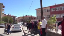 Kırıkkale İki Velinin Kavgasını Ayırmak İsteyen Öğretmen Yaralandı