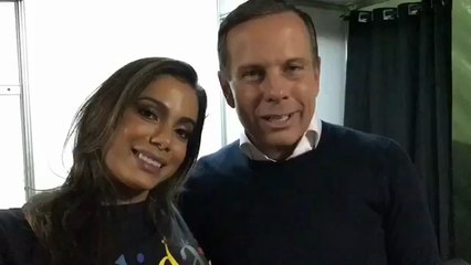 Anitta, que não se posiciona sobre Bolsonaro, fez propaganda para Doria e Eduardo Paes