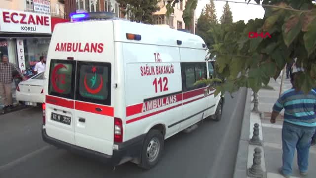 Şanlıurfa Şanlıurfa'da İşsiz Genç Üzerine Benzin Döküp Ateşe Verdi