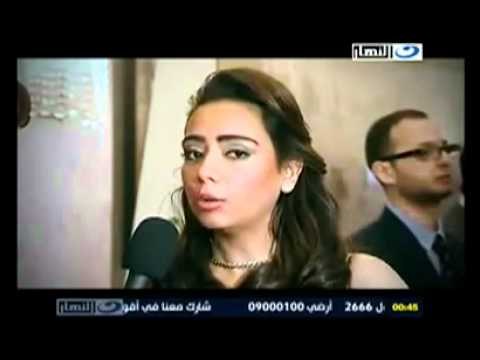 استلام ساره الطباخ مدير اداره التسويق بشبكه تليفزيون النهار جائزة افضل قناه