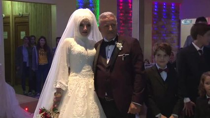 Suriyeli Eczacının Gelinlik Hayali 13 Yıl Sonra Gerçek Oldu