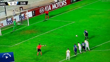 Zurigo, Kololli cade durante la corsa verso i tifosi