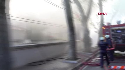 İstanbul- Kabataş Erkek Lisesi Bahçesinde Yangın Kontrol Altına Alındı