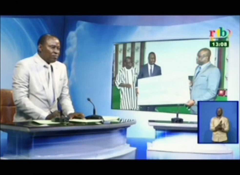 RTB/Remise de plusieurs chèques par les partenaires du ministère du commerce et de l’industrie au projet d’initiative pour le renforcement du capital productif des PME-PMI