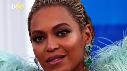 Woman shoots maternity photos with thousands of bees and a python!