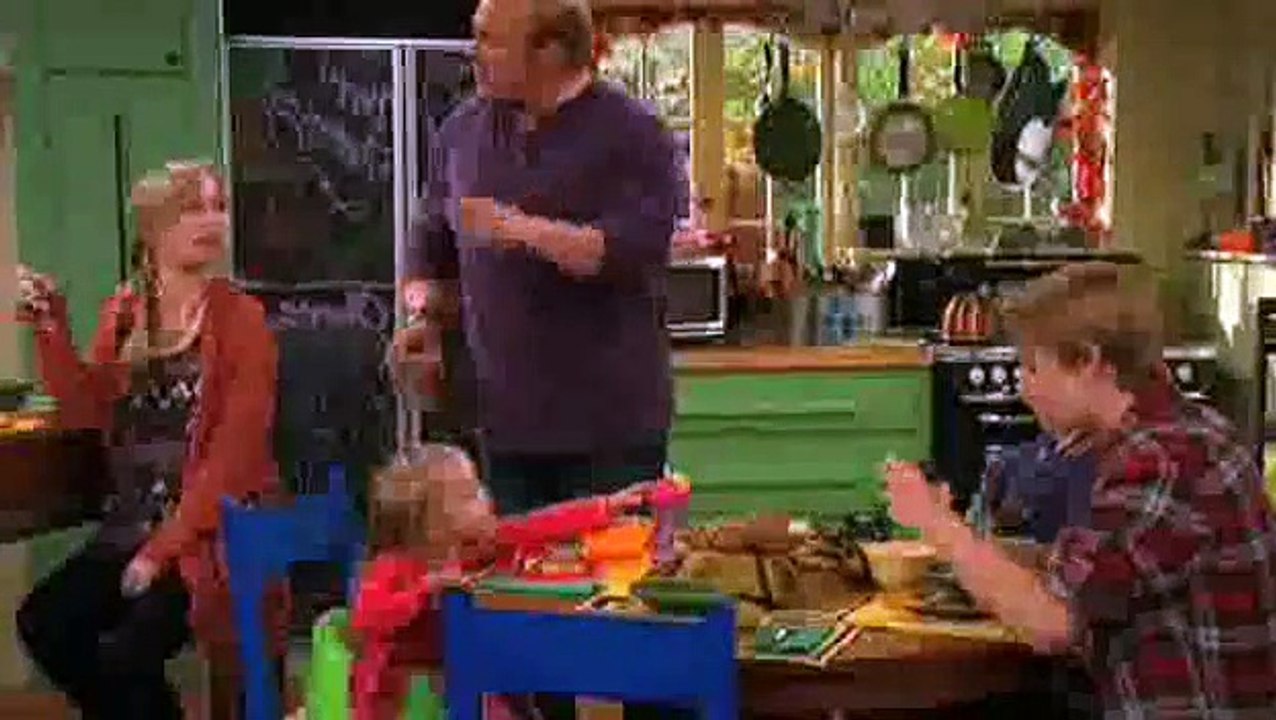 Good Luck Charlie S02E29 Its a Charlie Duncan Thanksgiving WEBRip -tele