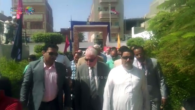 محافظ جنوب سيناء يفتتح معرض أهلا مدارس