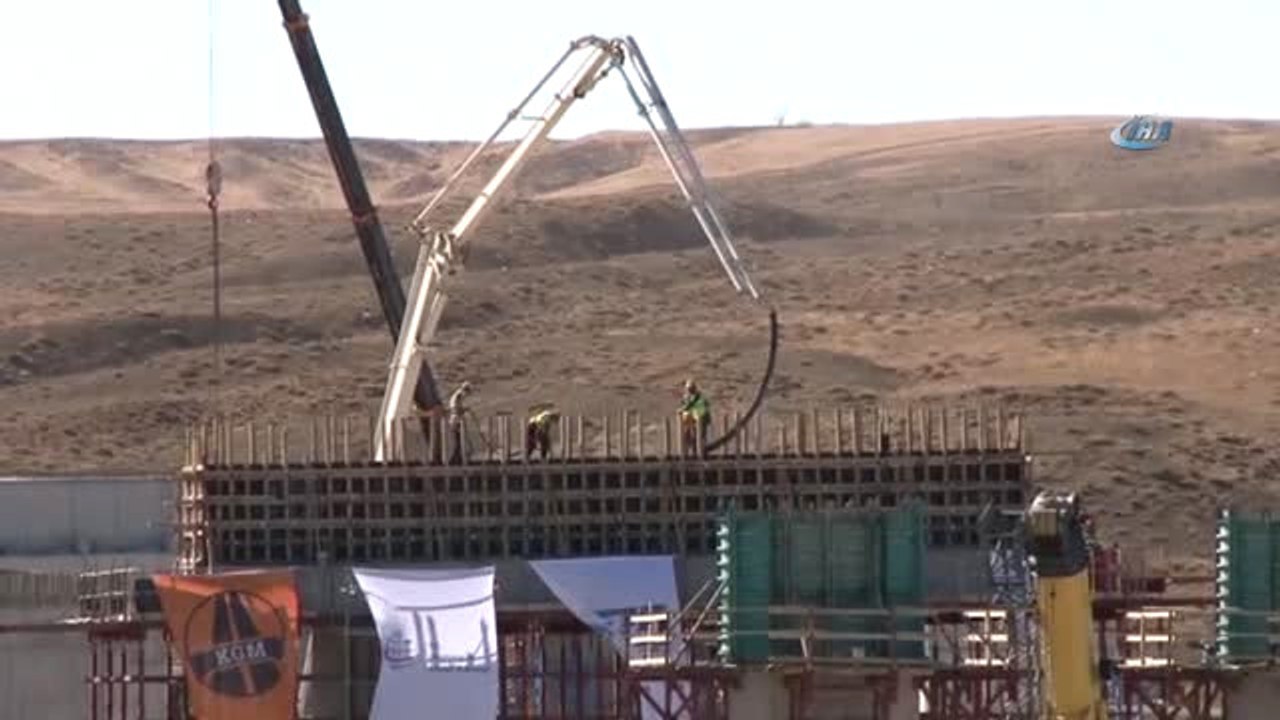 Bakan Mehmet Cahit Turan Ankara-Niğde Otoyolu İnşaatında İncelemelerde Bulundu