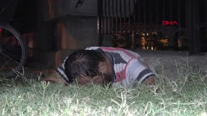 Adana - Nehre Düşen Alkollü Kişiyi Belediye Çalışanı Kurtardı