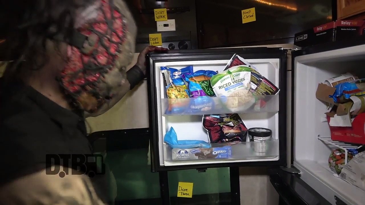 Terror Universal - BUS INVADERS Ep. 1349