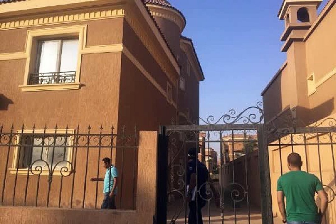 فيلا فى كمبوند لو روا القاهرة الجديدة موقع مميز