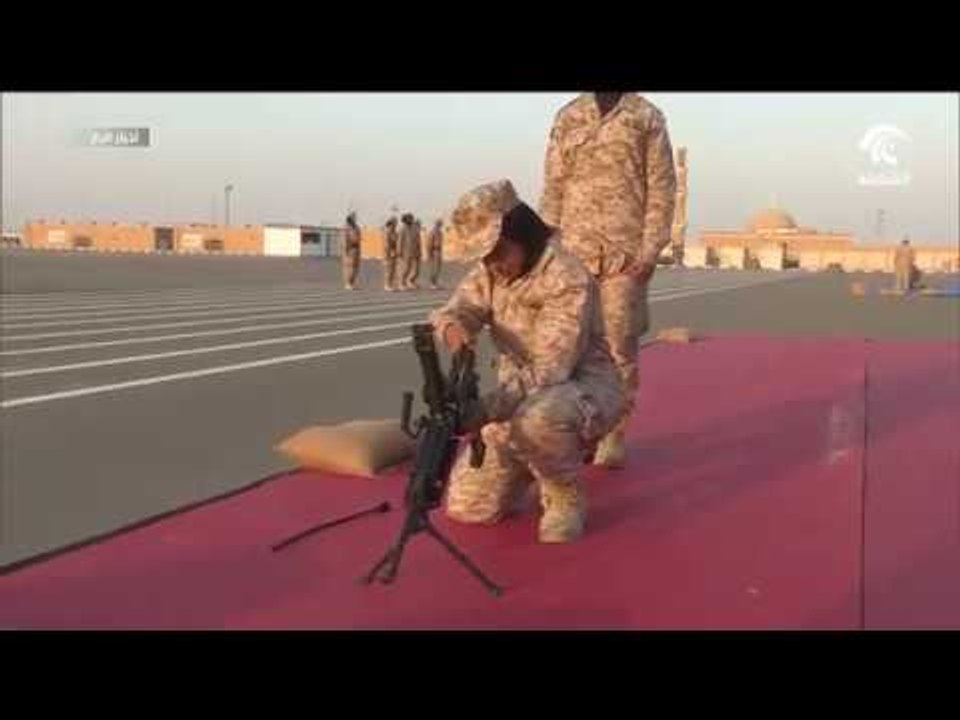 نهيان وسيف بن زايد يشهدان تخريج الدورة التطوعية الثالثة لطلبة المدارس في العين