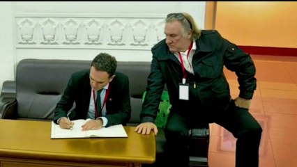 Yann Moix raconte les coulisses du déplacement de Gérard Depardieu en Corée du Nord