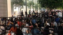 Crowds Wait in Line as New iPhone Goes on Sale in Singapore