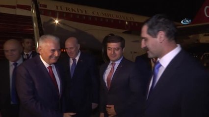 TBMM Başkanı Binali Yıldırım Azerbaycan'da- Havaalanında Duygusal Anlar