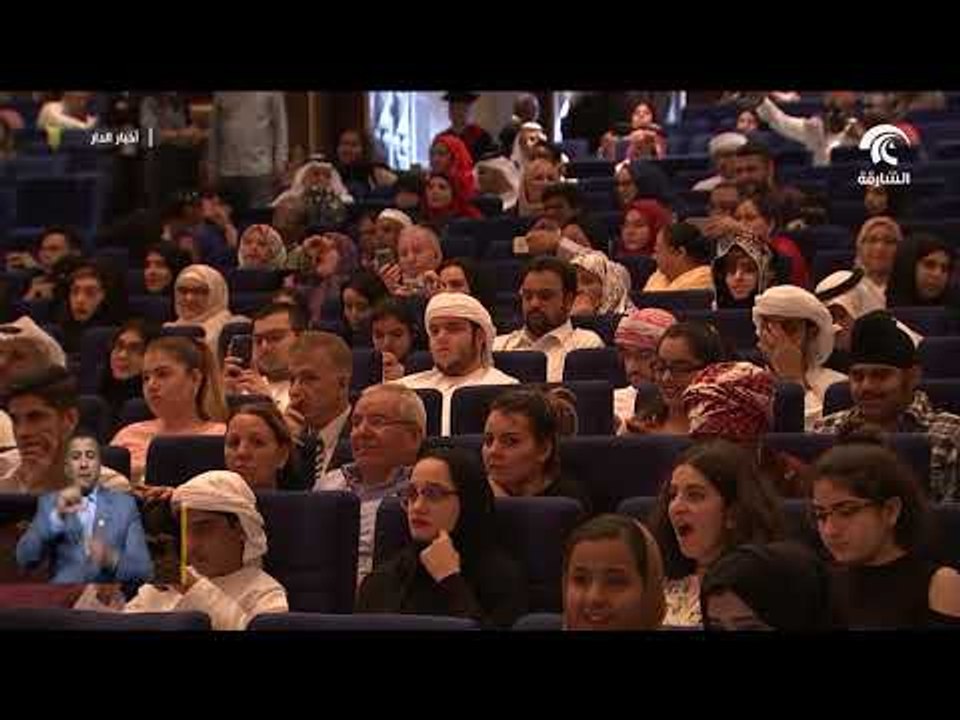 سلطان بن أحمد القاسمي يكرم خريجي طلبة كلية الأفق الجامعية بالشارقة