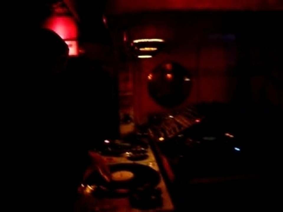 Mehdi Mitchell à la cantine du Batofar