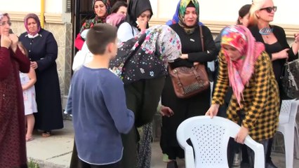 Öğretmen çift gözyaşları içinde son yolculuklarına uğurlandı