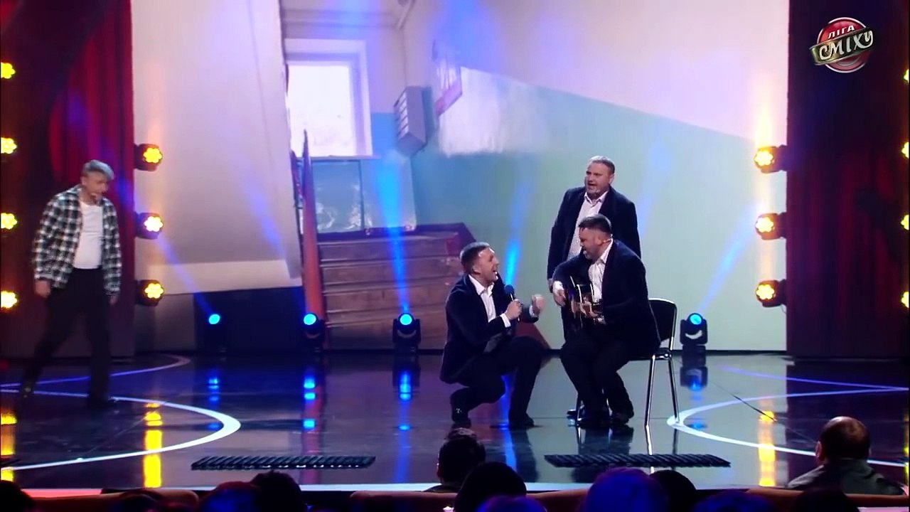 Спустил собаку на шумную компанию  - Приколы - Лига Смеха 2018