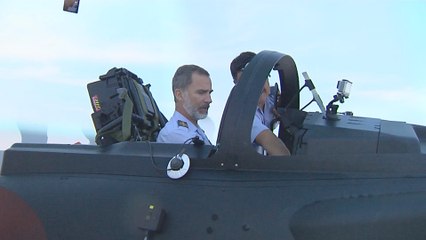 El Rey visita las unidades punteras de la base aérea de Morón
