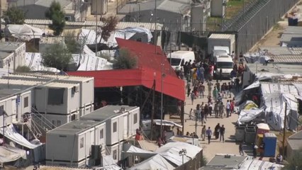 Primi trasferimenti di migranti da Lesbo e Samo