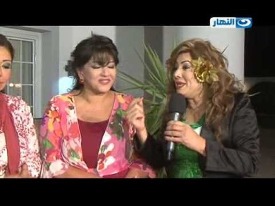 برنامج احلى النجوم | شاهد إنتصار تفاجىء هالة صدقى وهى نائمة على الكنبة أثناء تصوير مسلسل كيد الحموات