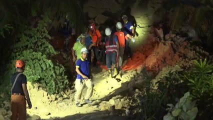 필리핀,  태풍 이어 산사태...주택 수십 채 매몰 / YTN