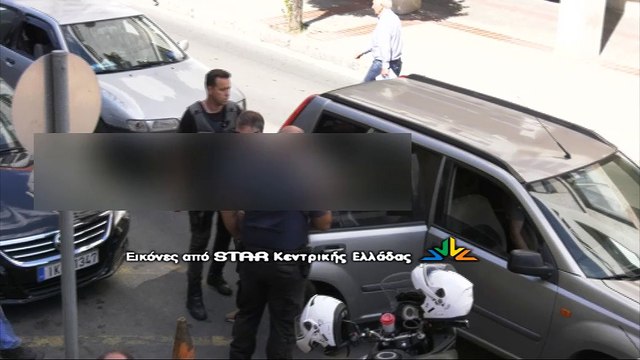 Πλάνα από την μεταφορά του 34χρονου στα δικαστήρια της Λαμίας