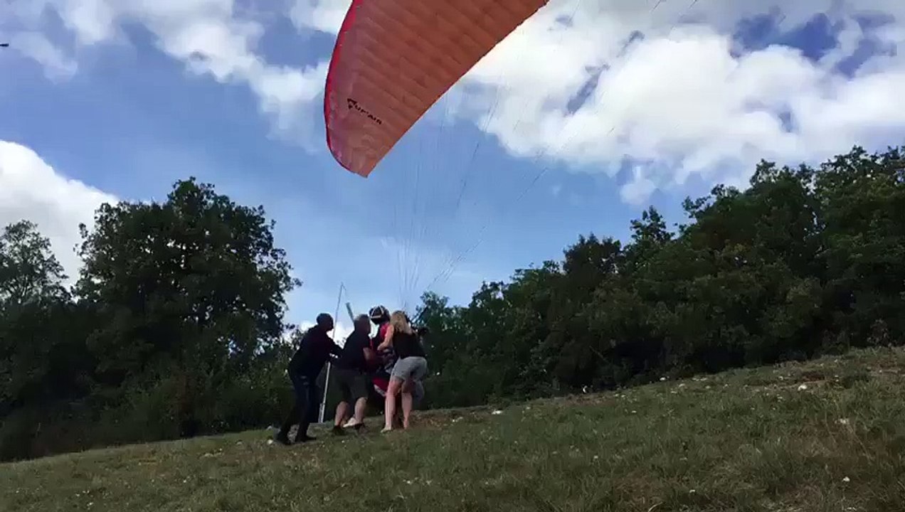 À 99 ans, Heinke Thies s'est offert un vol en parapente dans la vallée de la Dordogne