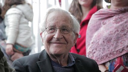 Chomsky: "Lula devia ser o próximo presidente do Brasil"