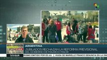 Jubilados argentinos marchan contra políticas de Macri