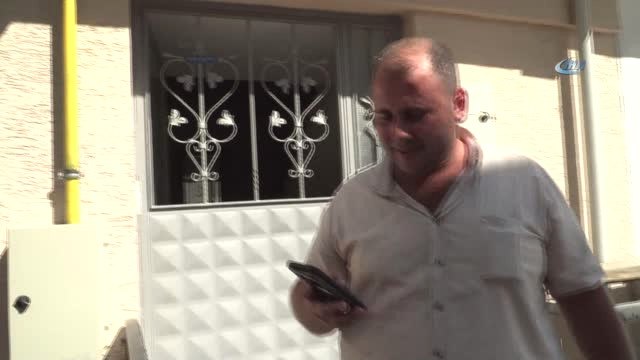 Temizlik İşçisi Bulduğu Cep Telefonunu Sahibine Teslim Etti