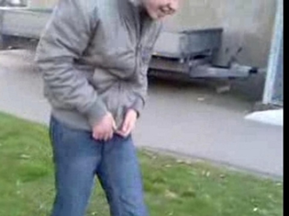 clement ki se fé arracher son froc mdr mdr