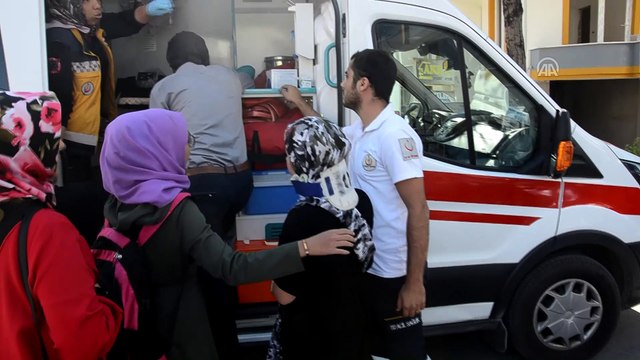 Otomobil öğrenci servisiyle çarpıştı: 4 öğrenci yaralandı - KARAMAN