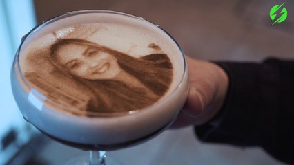 Une machine à café qui reproduit votre portrait