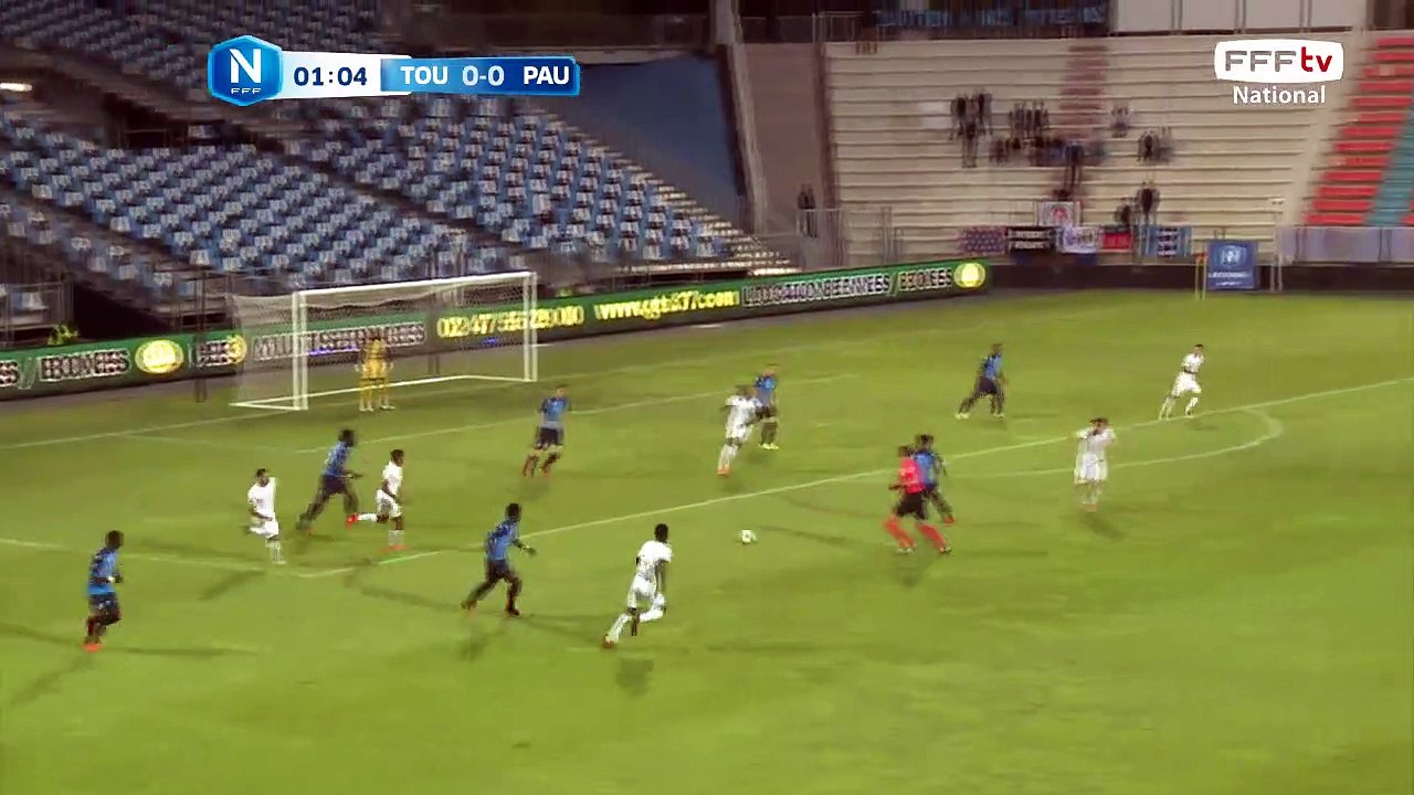 La première frappe du match est signée NAME mais est hors cadre.