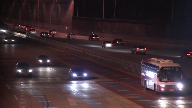 [이 시각 고속도로 상황] 고속도로 곳곳 정체...오전 8시∼9시 절정 / YTN