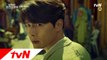[현빈 Ver] 스페인 어느 골목길에서 의미심장한 표정의 현빈 등장! tvN