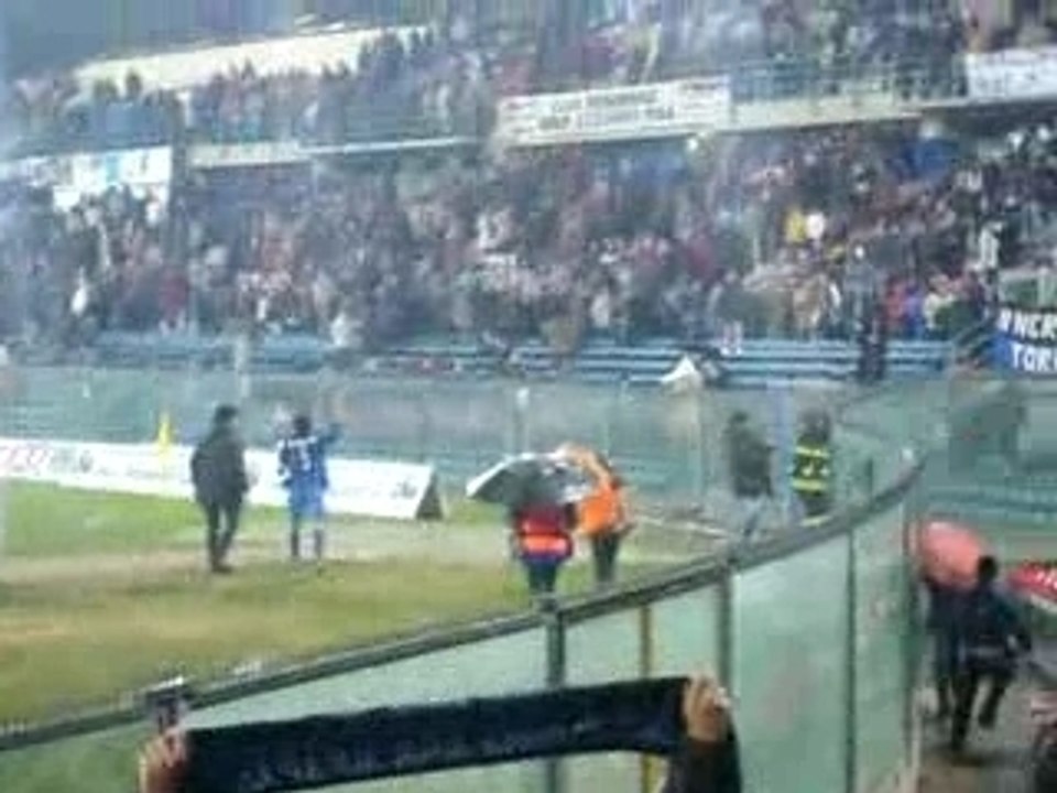 Pisa-Ravenna...Raimondi mostra il trofeo x la Promozione