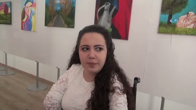 Ayaklarıyla Resim Yapan Rabia 8. Sergisini Açtı