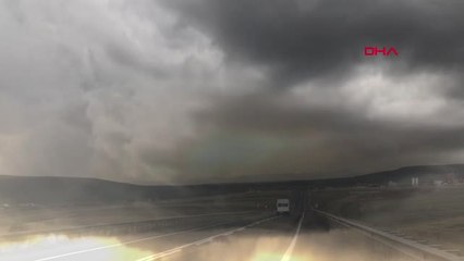 Kars Yağmur ve Dolu Sürücülere Zor Anlar Yaşattı